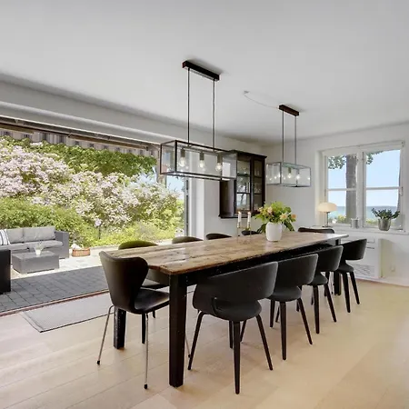 Gorgeous In With Kitchen Holiday home *